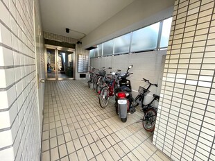 ジュネス本山の物件外観写真